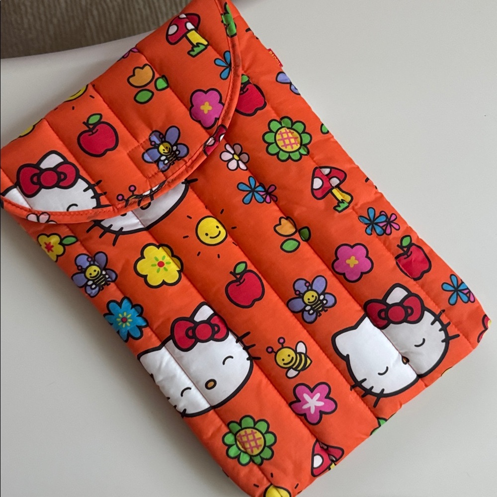 BAGGU puffy laptop sleeve hello kitty